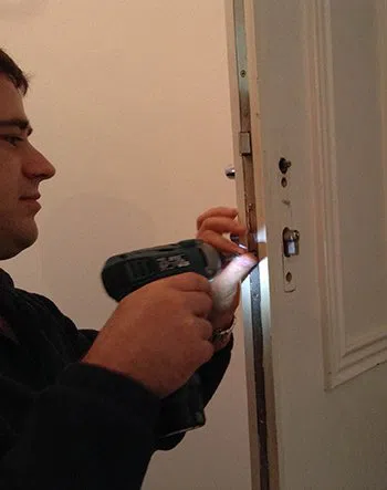 Wallingford Locksmith Service Wallingford, CT 203-433-3459 Wallingford Locksmith Service Wallingford, CT 203-433-3459 - emergency-locksmiths